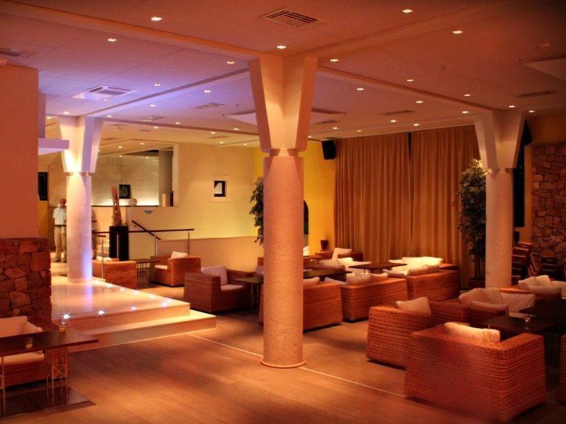 Bretanide Sport & Wellness Resort Бол Экстерьер фото