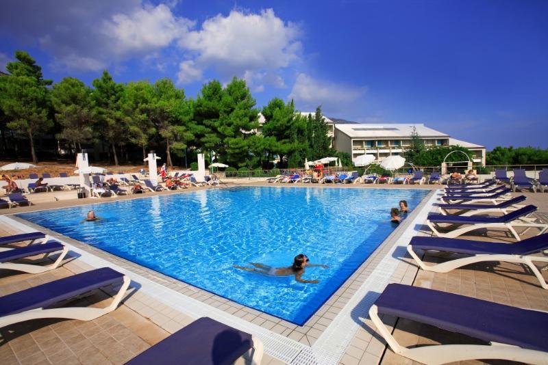 Bretanide Sport & Wellness Resort Бол Экстерьер фото