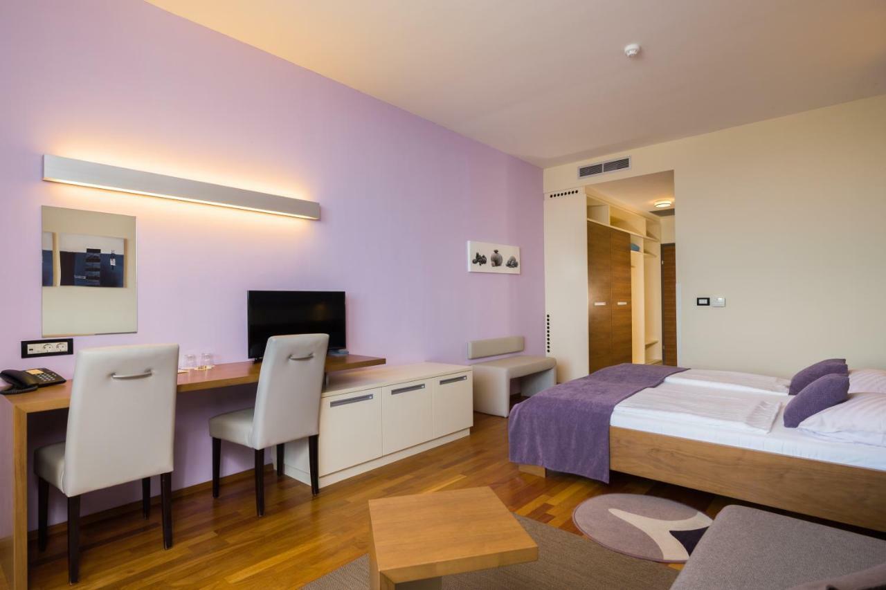 Bretanide Sport & Wellness Resort Бол Экстерьер фото
